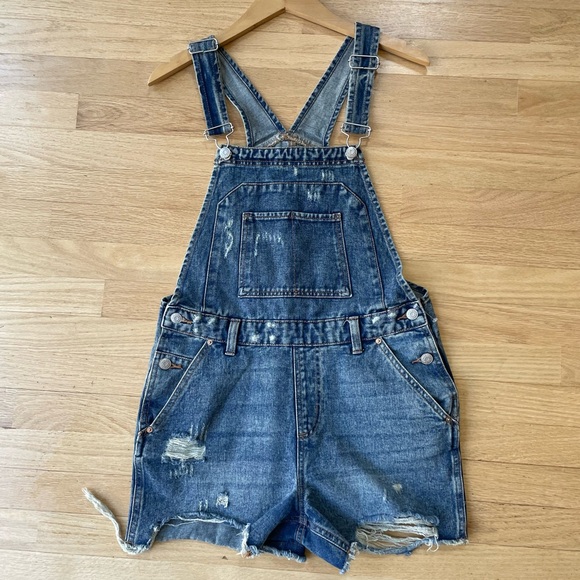wild fable Denim - Wild Fable Distressed Bib Overalls Size Small in Excellent Condition